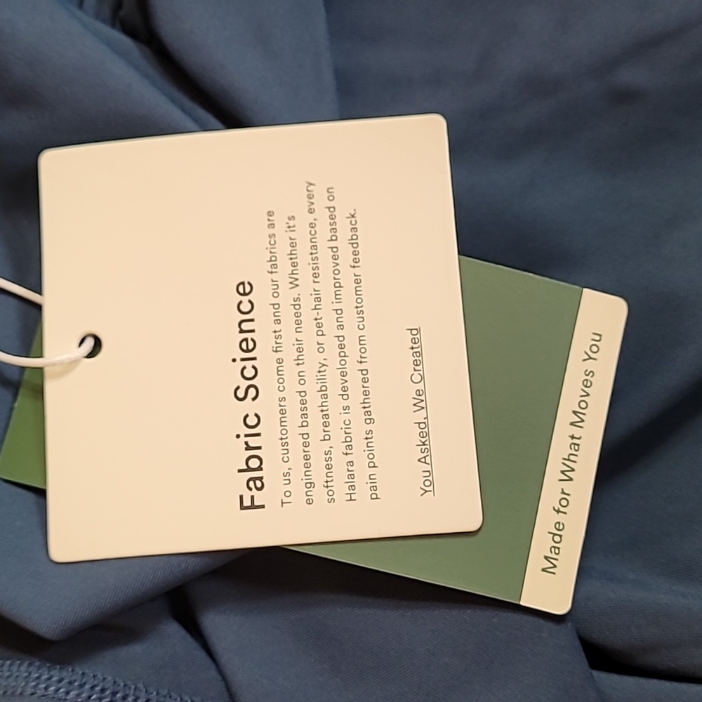 Halara Softlyzero Airy High-Waisted Shorts, Size L, Navy, Pockets, Soft, Cool - Picture 3 of 6